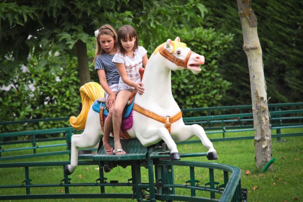 Parc de la coccinelle Attractions Chevaux galopants